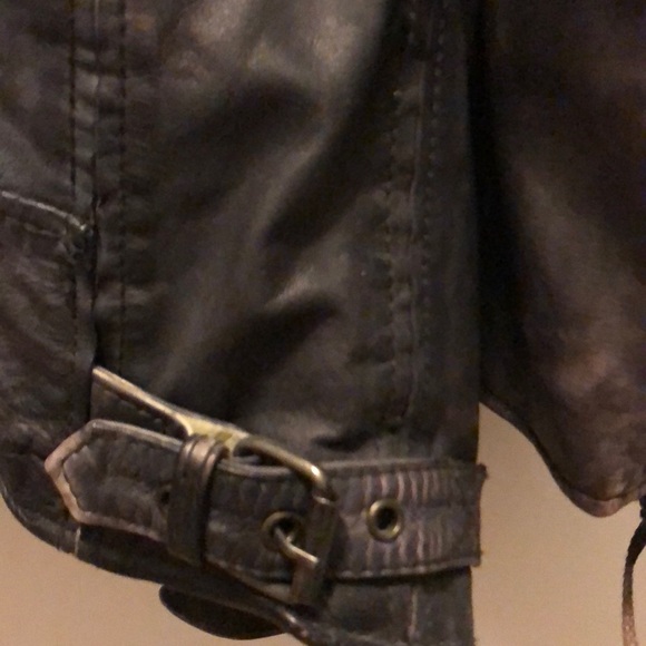 Black distressed leather jacket - Picture 7 of 7